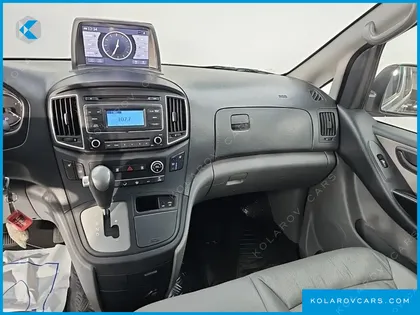HYUNDAI STAREX 12-SEATER WAGON