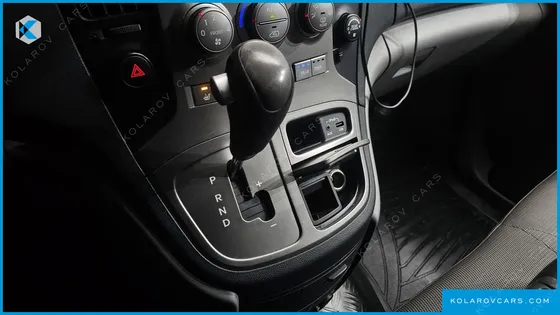 HYUNDAI STAREX 12-SEATER WAGON
