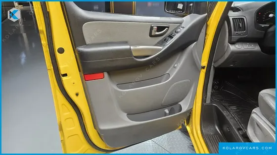 HYUNDAI STAREX 12-SEATER WAGON