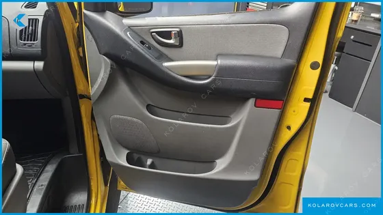 HYUNDAI STAREX 12-SEATER WAGON