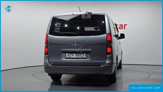 HYUNDAI STAREX 5-SEATER VAN