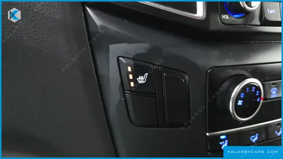 HYUNDAI STAREX 5-SEATER VAN