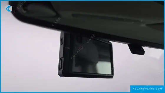 HYUNDAI STAREX 5-SEATER VAN