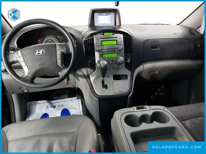 HYUNDAI STAREX 12-SEATER WAGON