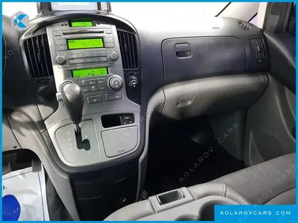 HYUNDAI STAREX 12-SEATER WAGON