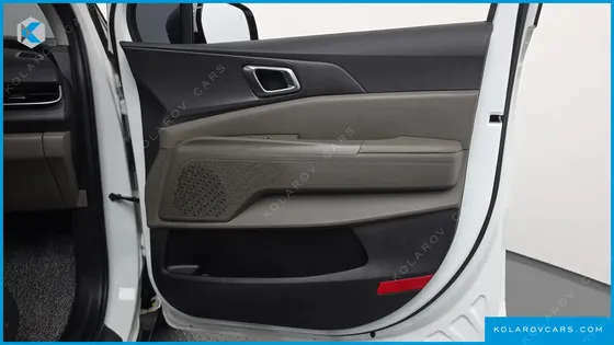 KIA CARNIVAL DIESEL 7-SEATER OUTDOOR
