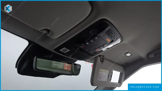 KIA CARNIVAL DIESEL 7-SEATER OUTDOOR