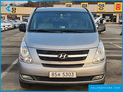 HYUNDAI STAREX 5-SEATER VAN