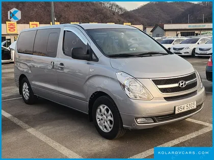 HYUNDAI STAREX 5-SEATER VAN
