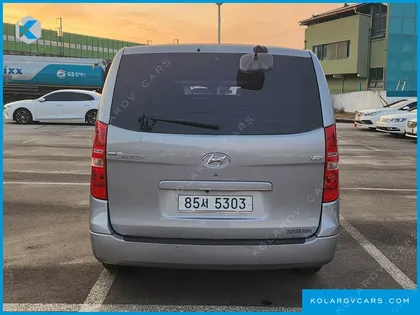 HYUNDAI STAREX 5-SEATER VAN