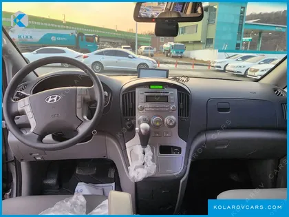 HYUNDAI STAREX 5-SEATER VAN