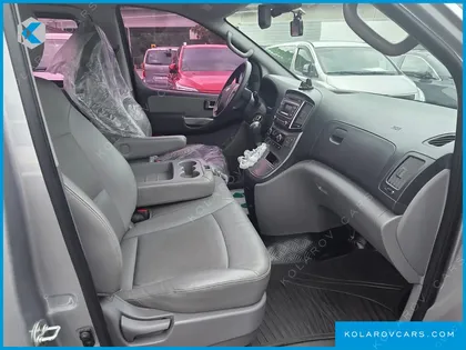 HYUNDAI STAREX 12-SEATER WAGON