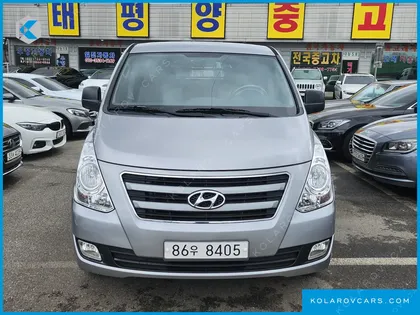 HYUNDAI STAREX 5-SEATER VAN
