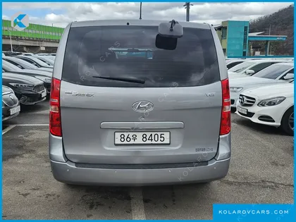 HYUNDAI STAREX 5-SEATER VAN