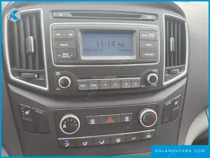HYUNDAI STAREX 5-SEATER VAN