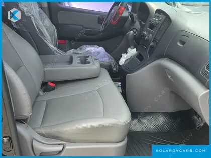 HYUNDAI STAREX 12-SEATER WAGON