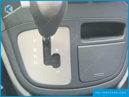HYUNDAI STAREX 12-SEATER WAGON