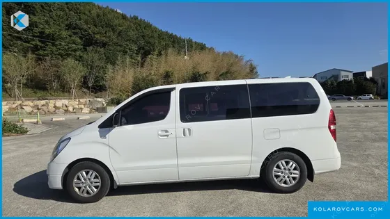 HYUNDAI STAREX 12-SEATER WAGON