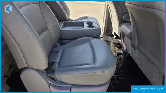 HYUNDAI STAREX 12-SEATER WAGON