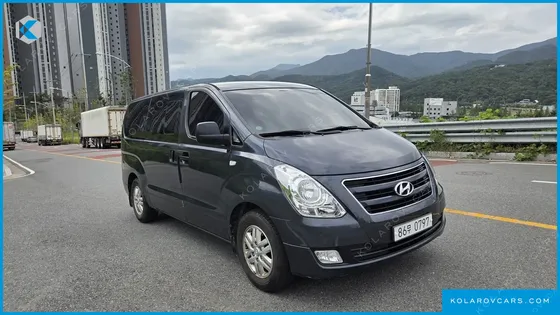 HYUNDAI STAREX 5-SEATER VAN