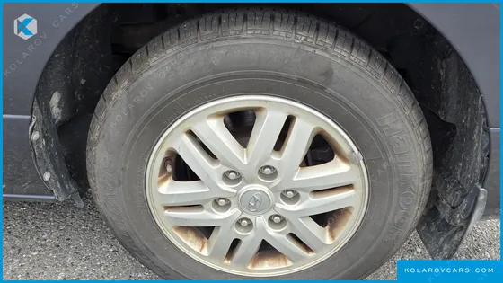 HYUNDAI STAREX 5-SEATER VAN
