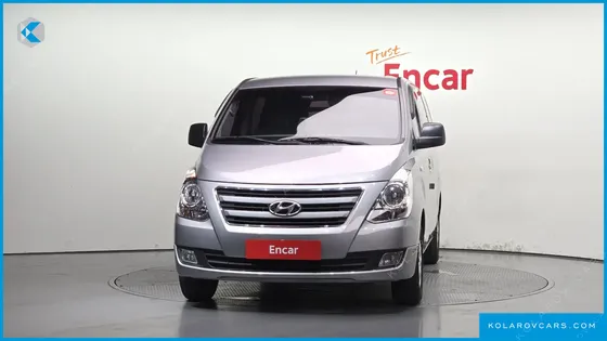 HYUNDAI STAREX 5-SEATER VAN