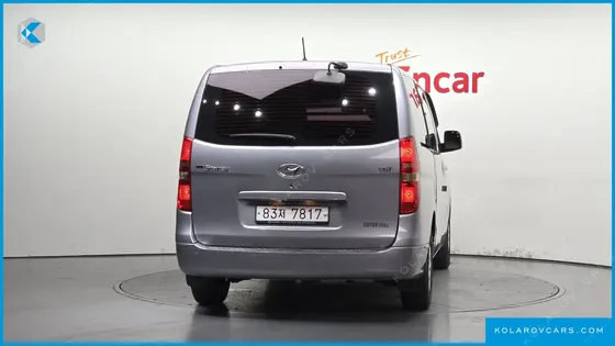 HYUNDAI STAREX 5-SEATER VAN