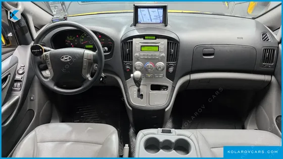 HYUNDAI STAREX GUARD CAR OF CHILDREN