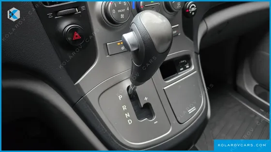 HYUNDAI STAREX GUARD CAR OF CHILDREN