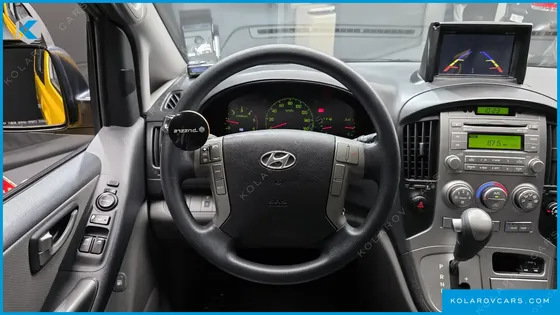 HYUNDAI STAREX GUARD CAR OF CHILDREN