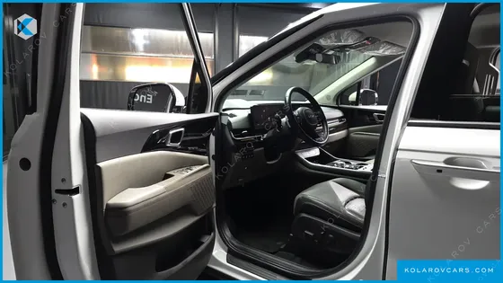 KIA CARNIVAL GASOLINE 9-SEATER SIGNATURE