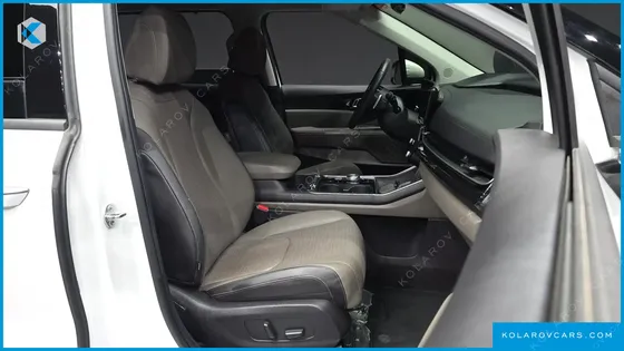 KIA CARNIVAL GASOLINE 9-SEATER SIGNATURE