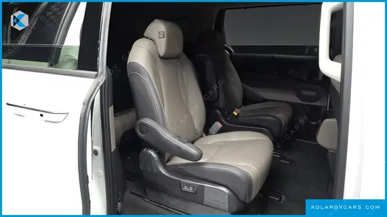 KIA CARNIVAL GASOLINE 9-SEATER SIGNATURE