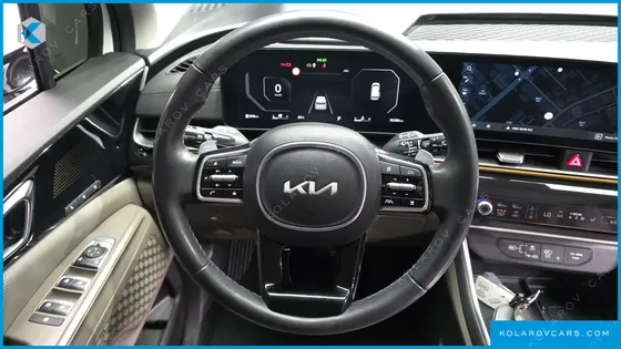 KIA CARNIVAL GASOLINE 9-SEATER SIGNATURE