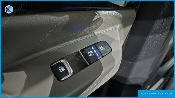 KIA CARNIVAL GASOLINE 9-SEATER SIGNATURE