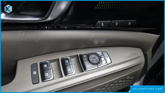 KIA CARNIVAL GASOLINE 9-SEATER SIGNATURE
