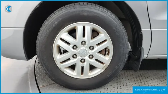 HYUNDAI STAREX 5-SEATER VAN