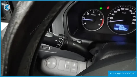 HYUNDAI STAREX 5-SEATER VAN