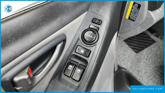 HYUNDAI STAREX 5-SEATER VAN