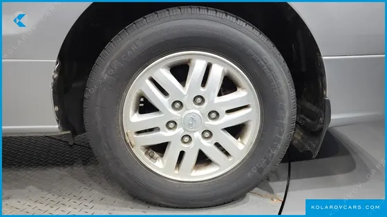 HYUNDAI STAREX 5-SEATER VAN