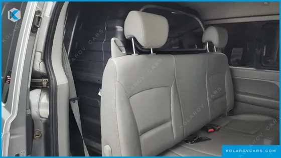 HYUNDAI STAREX 5-SEATER VAN