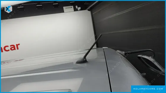 HYUNDAI STAREX 5-SEATER VAN