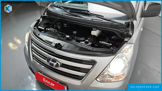 HYUNDAI STAREX 12-SEATER WAGON