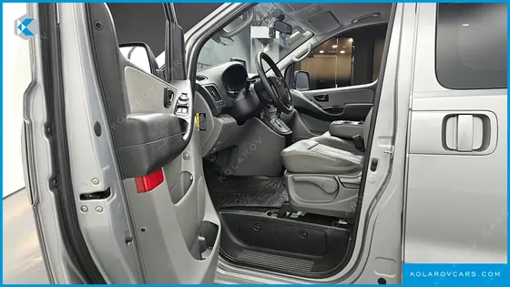 HYUNDAI STAREX 12-SEATER WAGON
