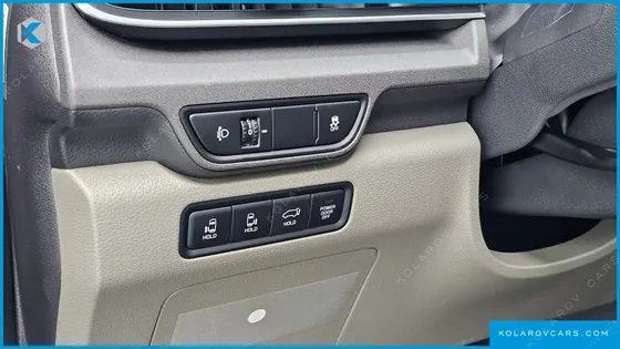 KIA CARNIVAL DIESEL 7-SEATER NOBLESSE