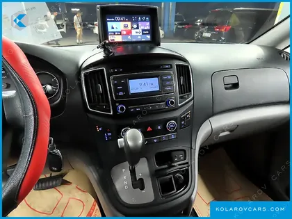 HYUNDAI STAREX 12-SEATER WAGON