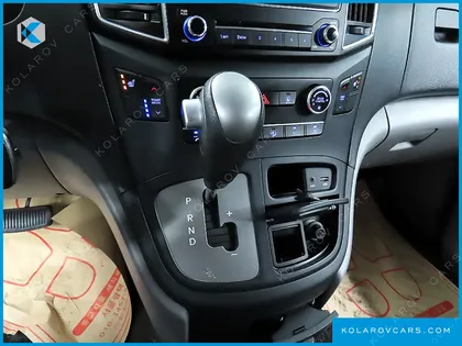 HYUNDAI STAREX 12-SEATER WAGON