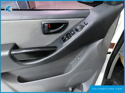 HYUNDAI STAREX 12-SEATER WAGON