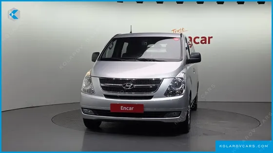 HYUNDAI STAREX 5-SEATER VAN