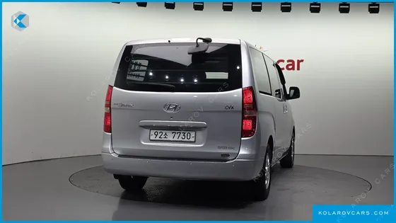 HYUNDAI STAREX 5-SEATER VAN